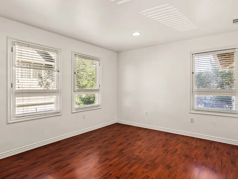 2673 Menlo Ave #3 — Photo 9