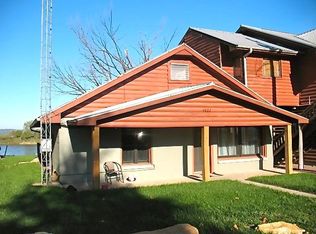 4002 River Rd, Saint Joseph, MO 64505