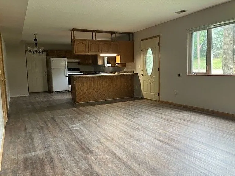 362 Wilmot Ave — Photo 4