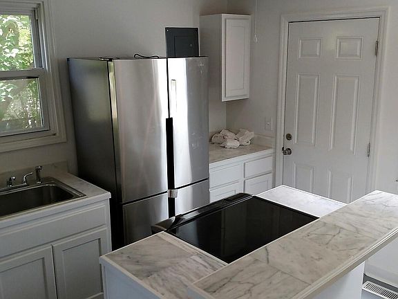 2nd image of 1321 Sunnyview Dr