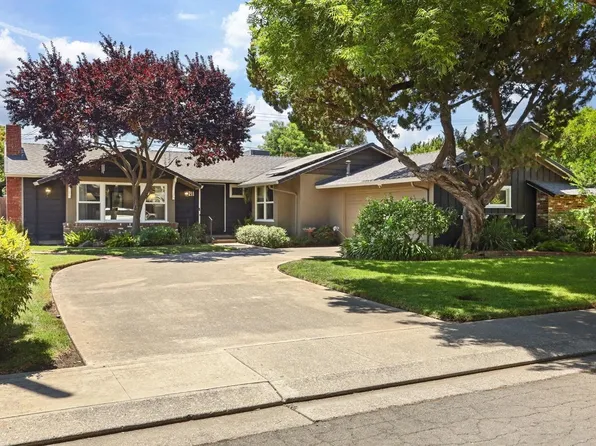 211 E Canterbury Dr, Stockton, CA 95207