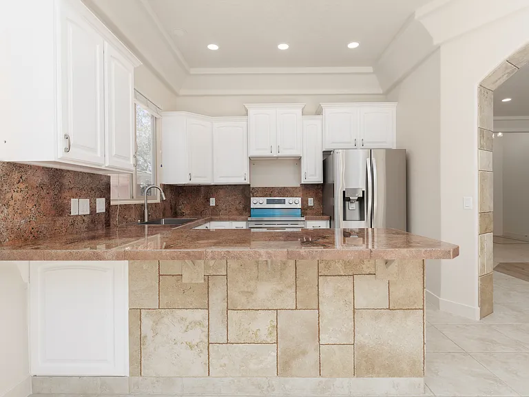 1584 N Raven Ln — Photo 9