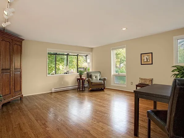 2101 Nob Hill Ave N APT 1B, Seattle, WA 98109