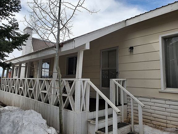 Front Entrance-Covered Porch