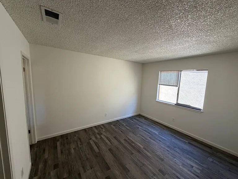 4813 Almaguer Ave — Photo 7