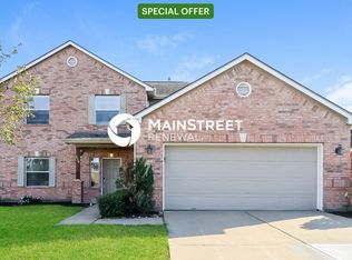 230 Kestrel Ln, Rosharon, TX 77583