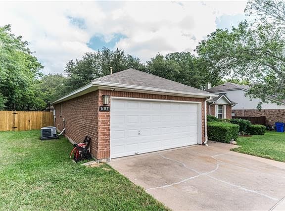 3rd image of 1107 Cedar Hills Blvd