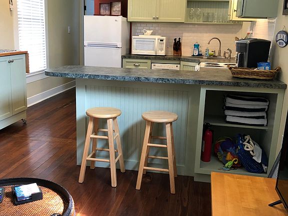 5th image of 1301 Avenue M #B
