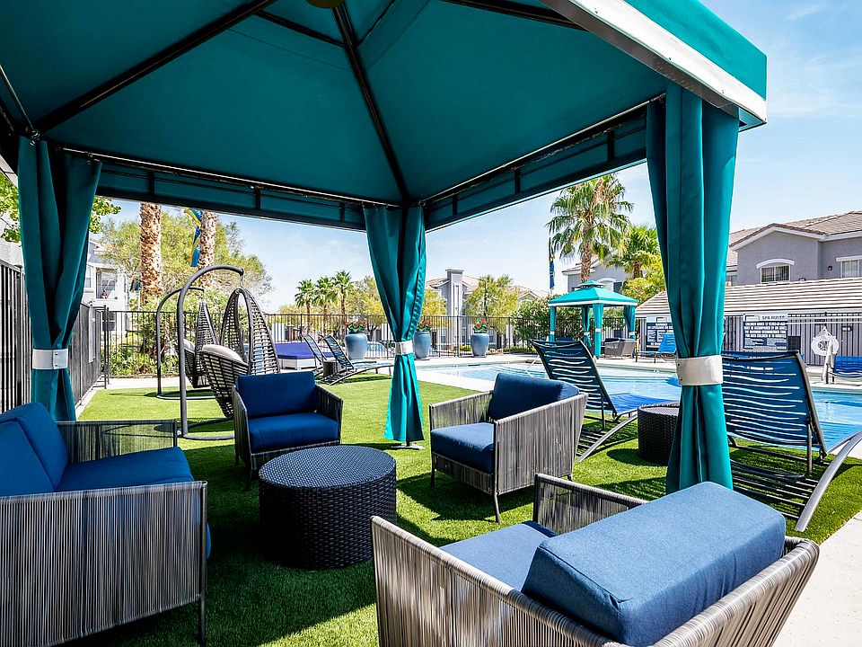 Outdoor Covered Lounge