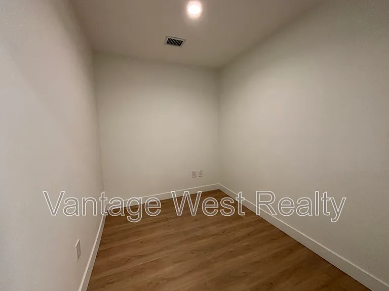 238 Leon Ave #903 — Photo 7