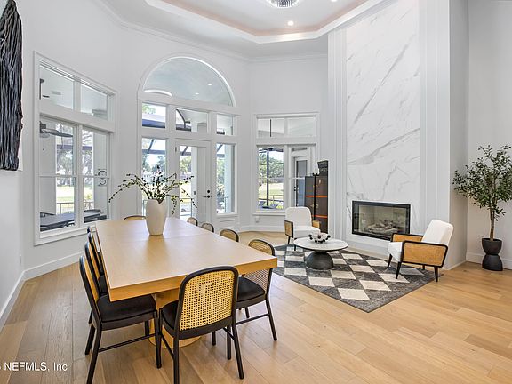 4th image of 108 PLANTERS ROW W