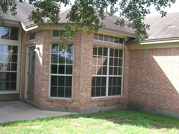 5th image of 7201 Yaupon Dr