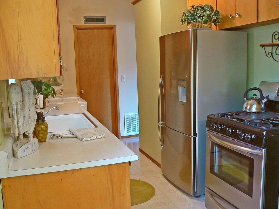 2nd image of 30243 2nd Ave S