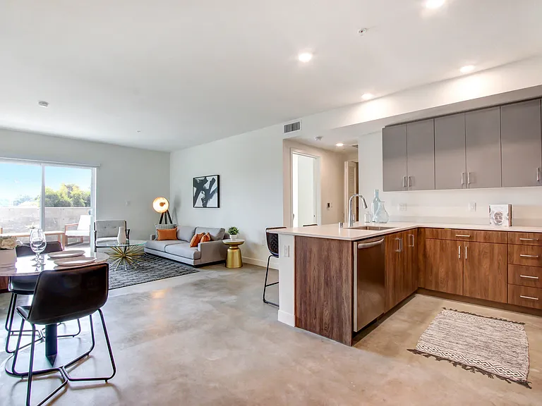 Watermark Apartments — Photo 58