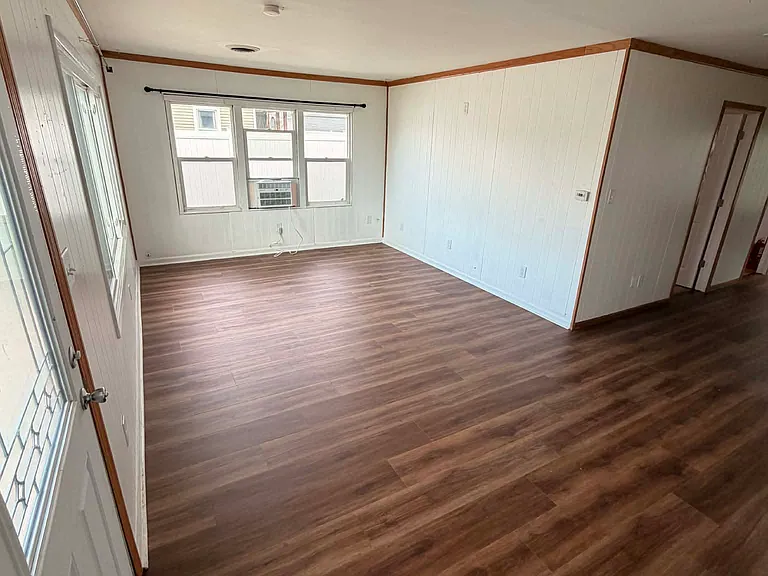 11105 McGovney St — Photo 5