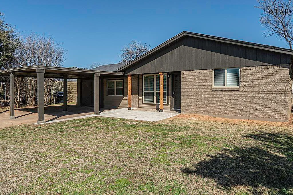 4 bed, 1.5 bath, 1467 sqft, $1,650 — Photo 3