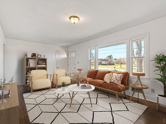 5th image of 1101 Oakcrest St