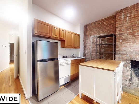 4th image of 447 W 37th St APT 2FE