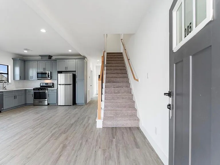 205 S 2nd St — Photo 5