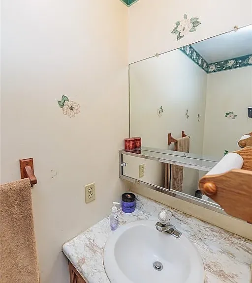 19021 Abby Ave — Photo 37