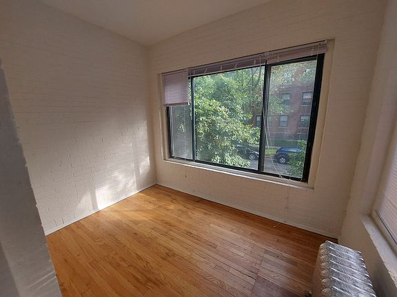 3rd image of 3048-54 W Gunnison St #4837-51