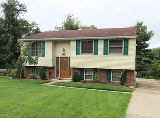 932 Lindfield Dr, South Park, PA 15129