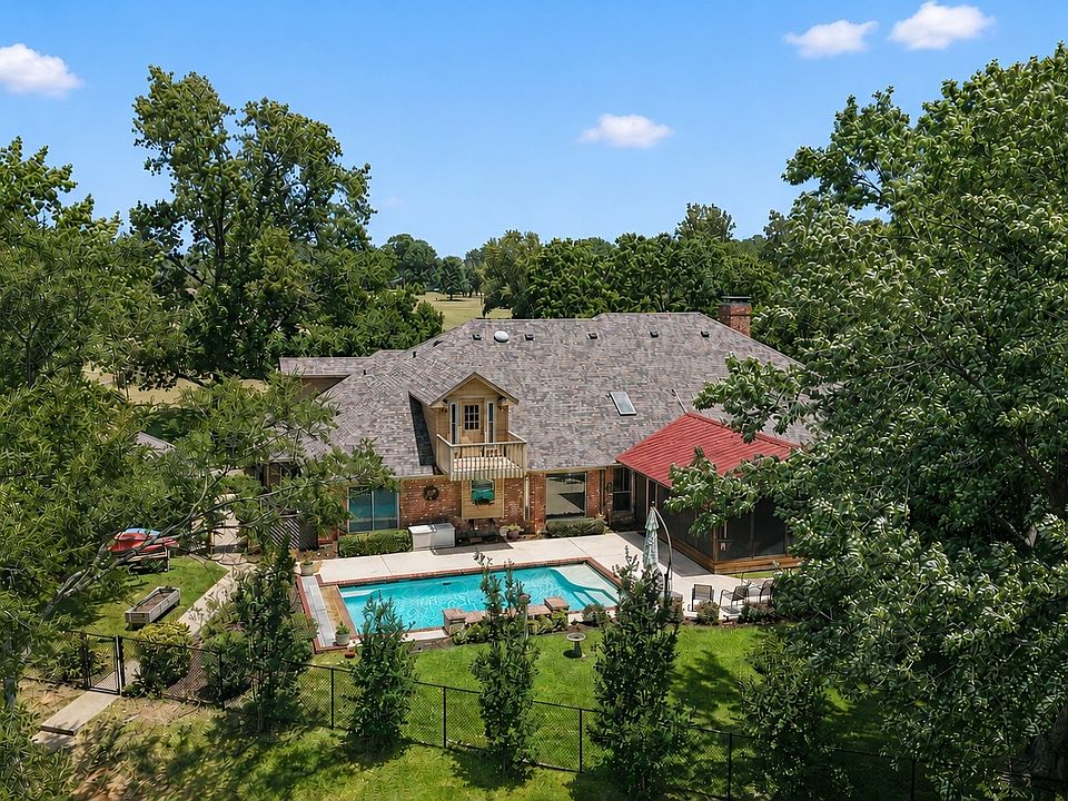 1st image of 102 Foster Ranch Rd