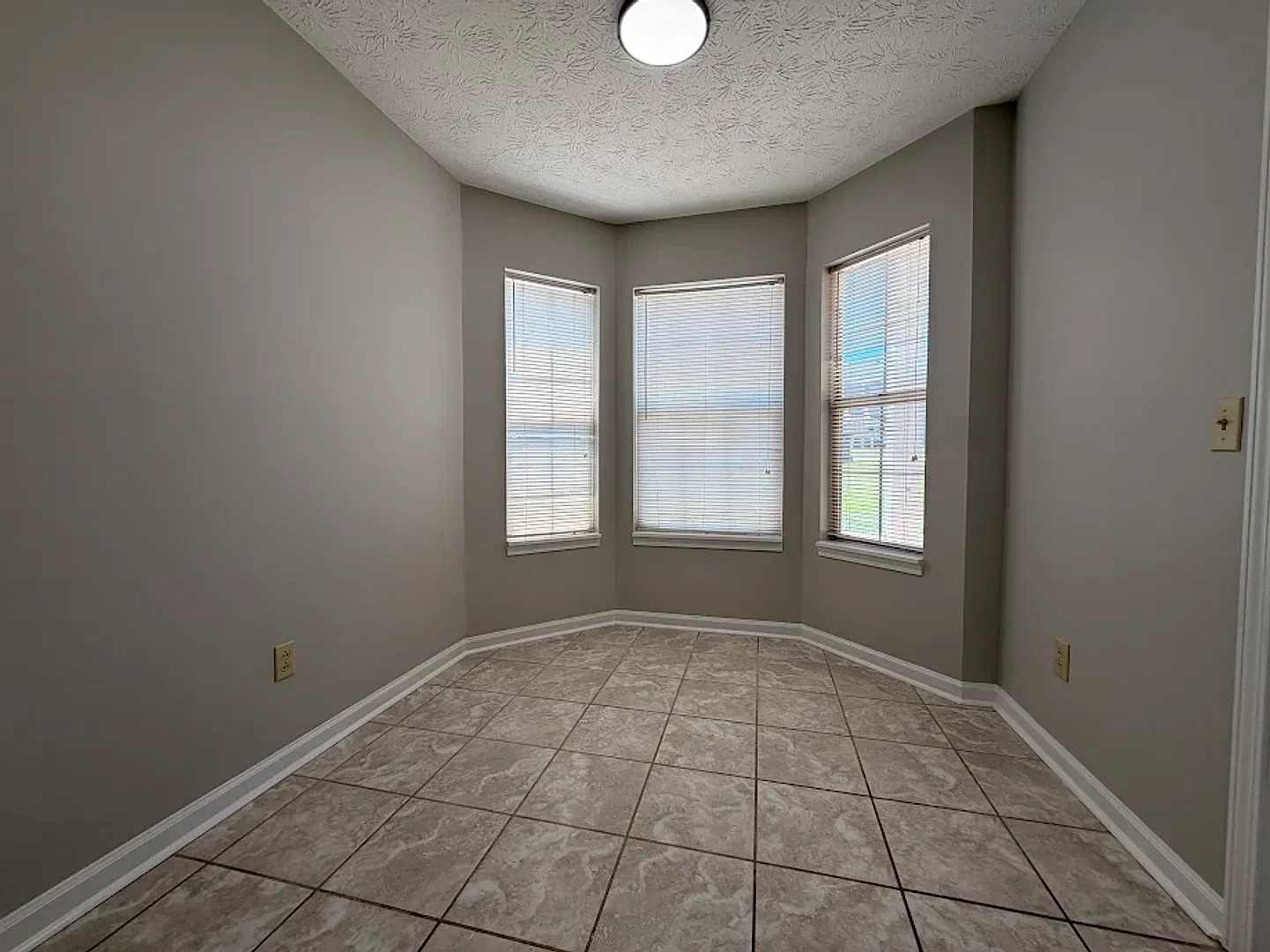 120 Cumberland Ct — Photo 4