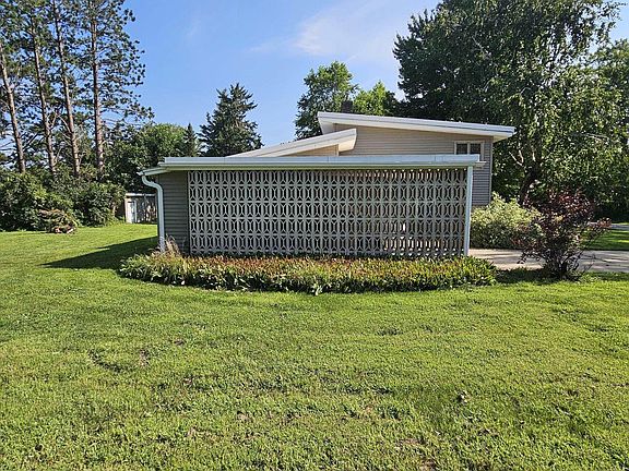 4th image of 30 Maplewood Dr