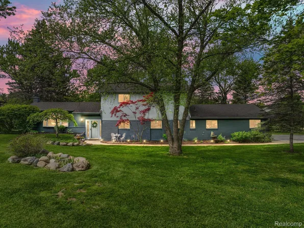 31199 Sturbridge St, Farmington Hills, MI 48331