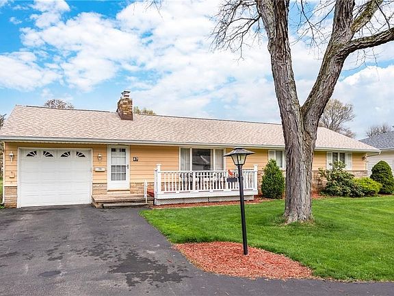 2nd image of 47 Lakeview Dr