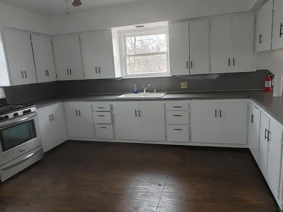 1st image of 105 N Mill St