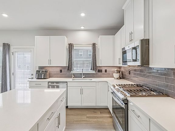 5th image of 487 Nolan Cir