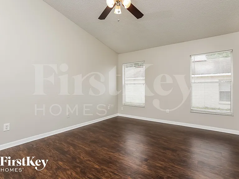 7466 Groveoak Dr — Photo 7