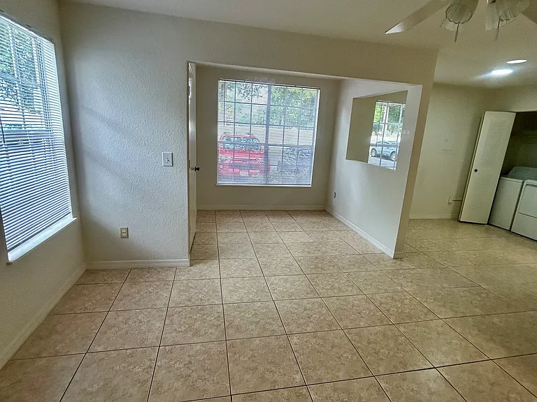 1620 Columbia Arms Cir #163 — Photo 4
