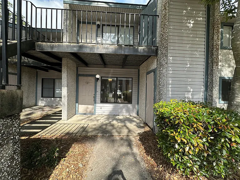 910 Brett Dr #19 — Photo 2