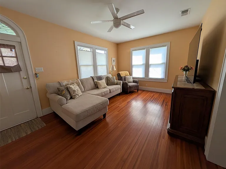 4823 Fannin Dr — Photo 10