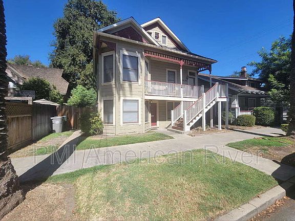 2nd image of 718 28th St