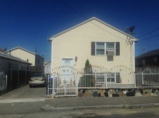 11 Halton St, Providence, RI 02907