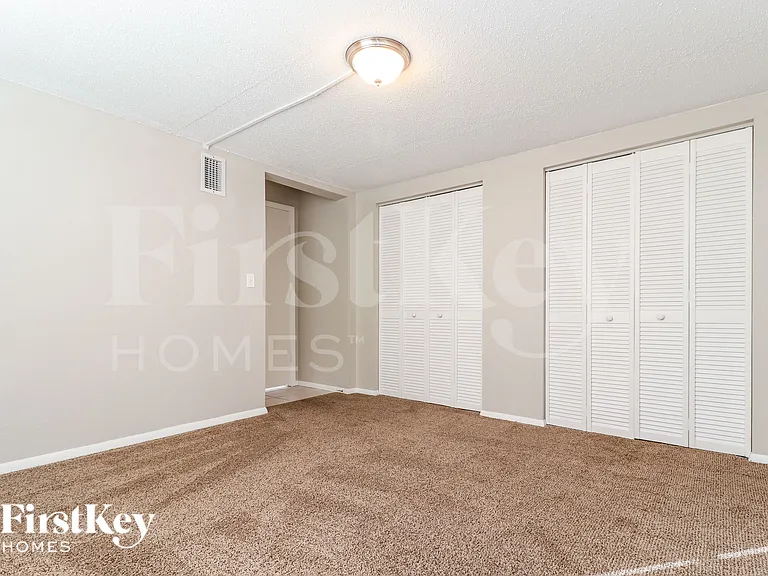 7704 Riverdale Dr — Photo 10