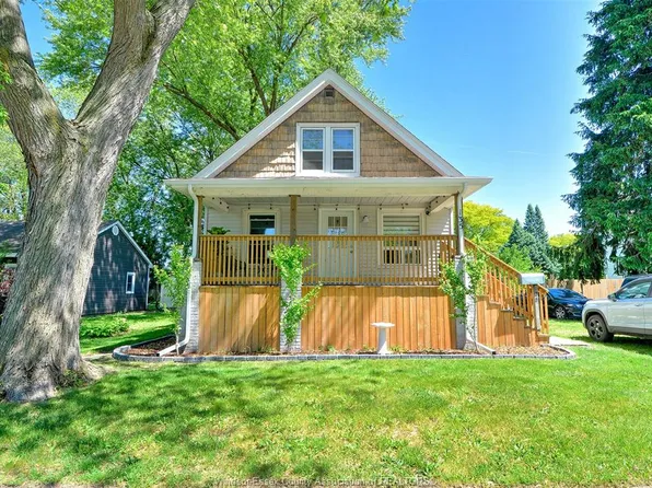 135 Maple Ave, Lasalle, ON N9J 1N7