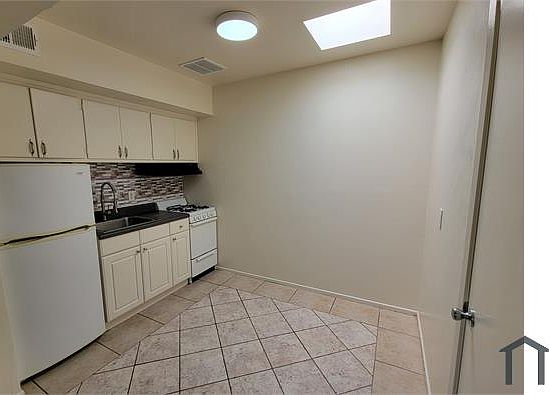 5th image of 120 S Carney Ave #B