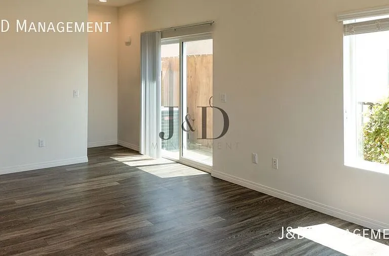 8137 Cascio Ct #102 — Photo 34