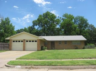 104 Forrest Park Rd, Bartlesville, OK 74003
