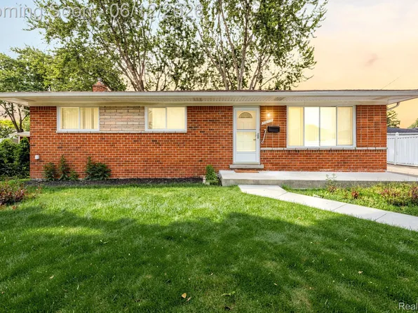 33190 Priehs Ct, Sterling Heights, MI 48312