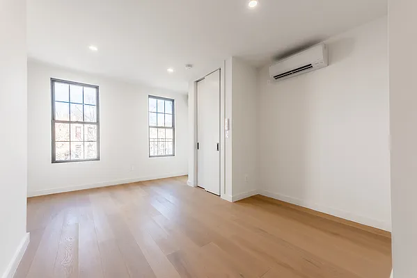 Rented by Modern Spaces | media 7