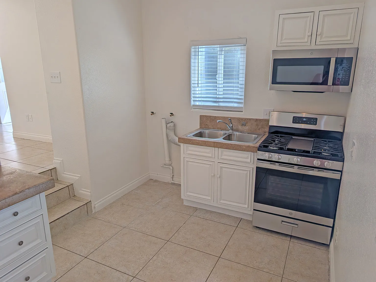1 bed, 560 sqft, $2,395 — Photo 4