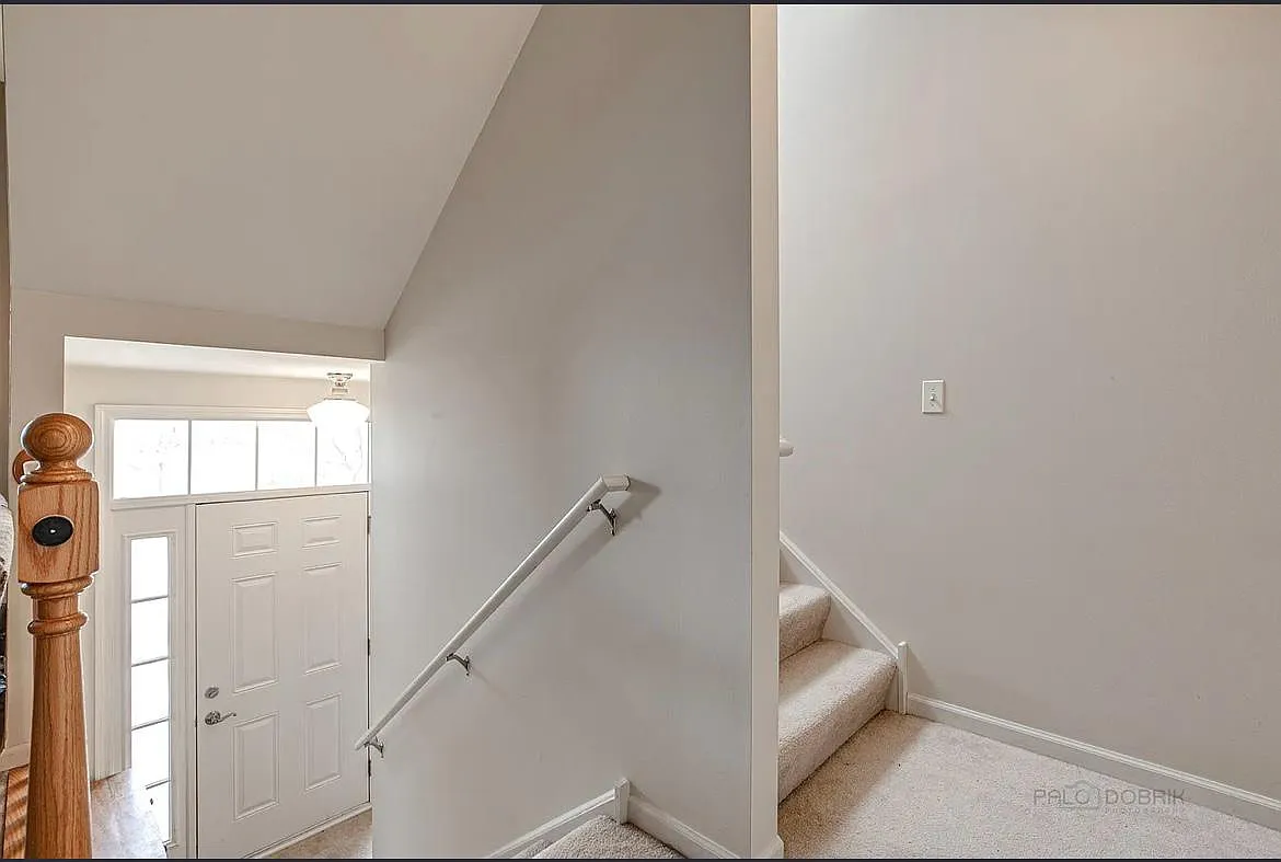 2 bed, 1856 sqft, $2,500 — Photo 2