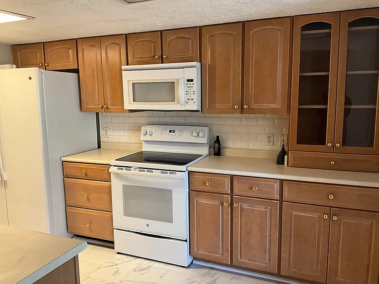 459 Mall Blvd #A — Photo 14