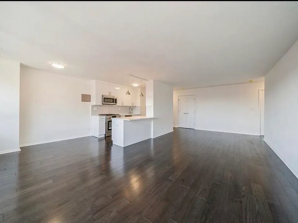 500 Central Ave #302